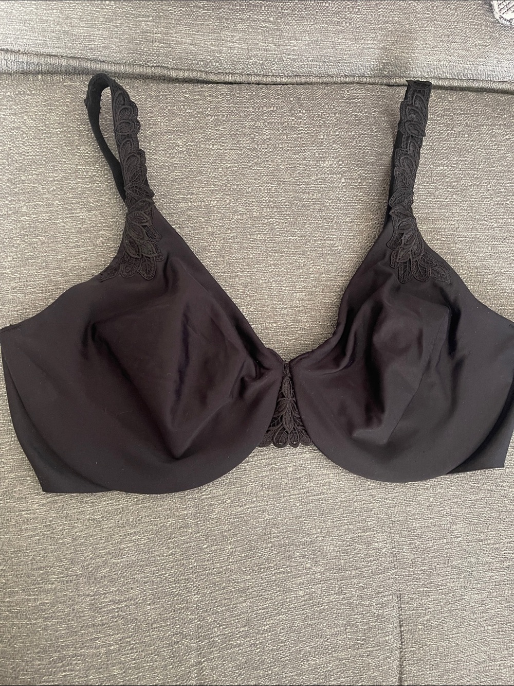 Lilyette Black Lace-Trim Full Coverage Underwire Bra
